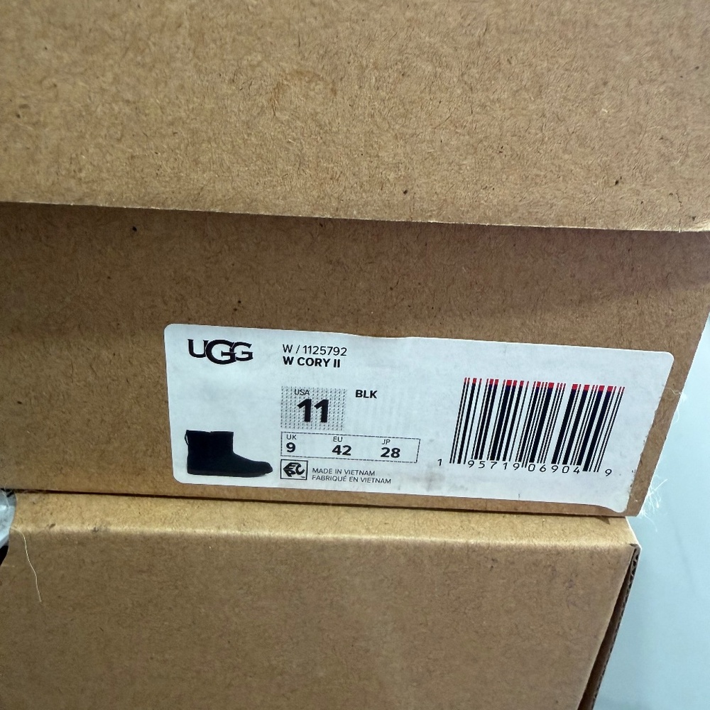 Ugg Short Boot - image 1
